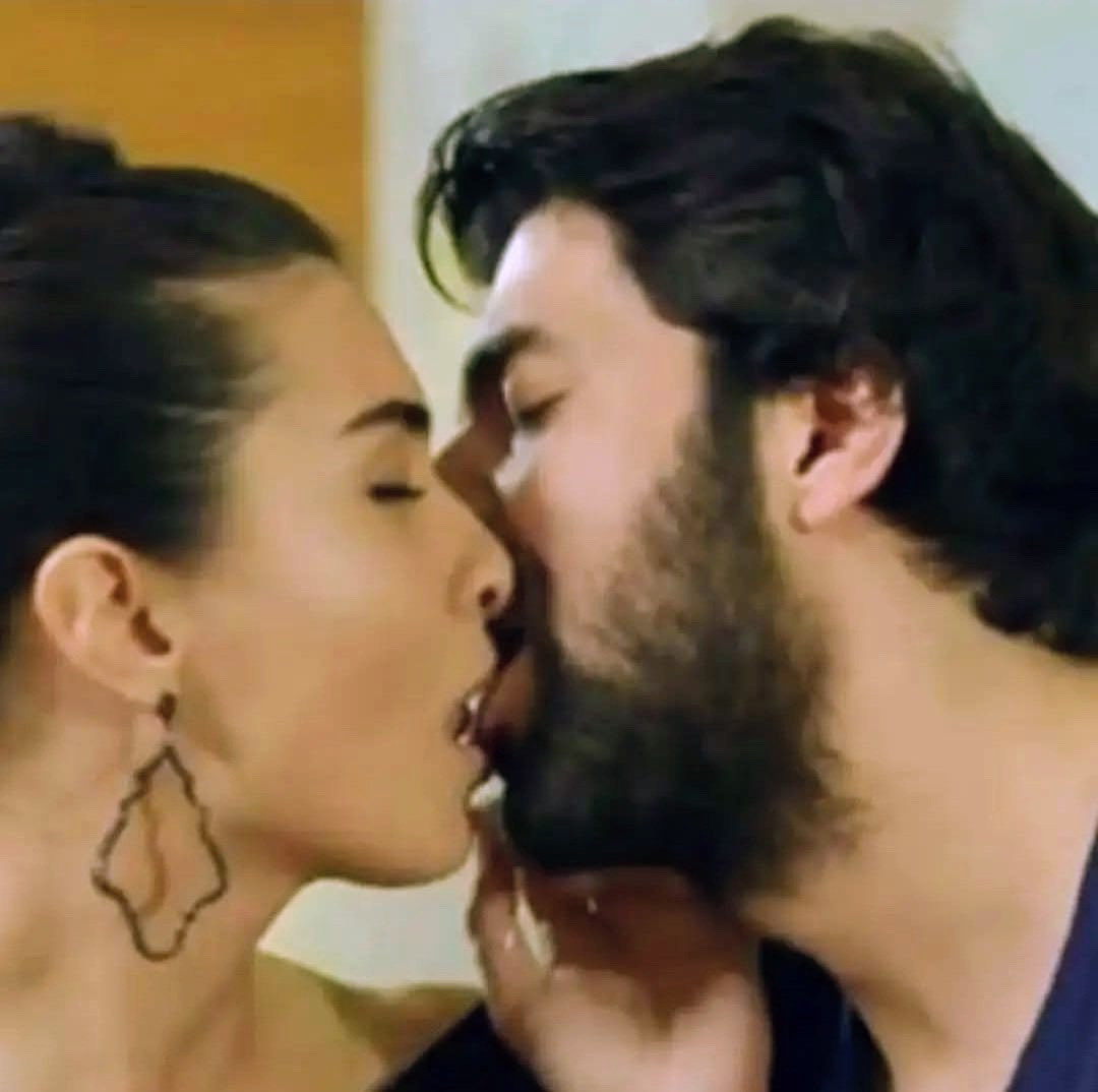 EnTu.. Elif Ömer 🔥🔥 

#EnginAkyürek
#TubaBüyüküstün
#EnTu
#EnginTuba
#EnTuForever