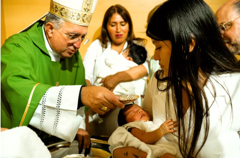 🇪🇸 In Spain, 17 babies were baptized, all saved from abortion thanks to pro-life organizations. 💖