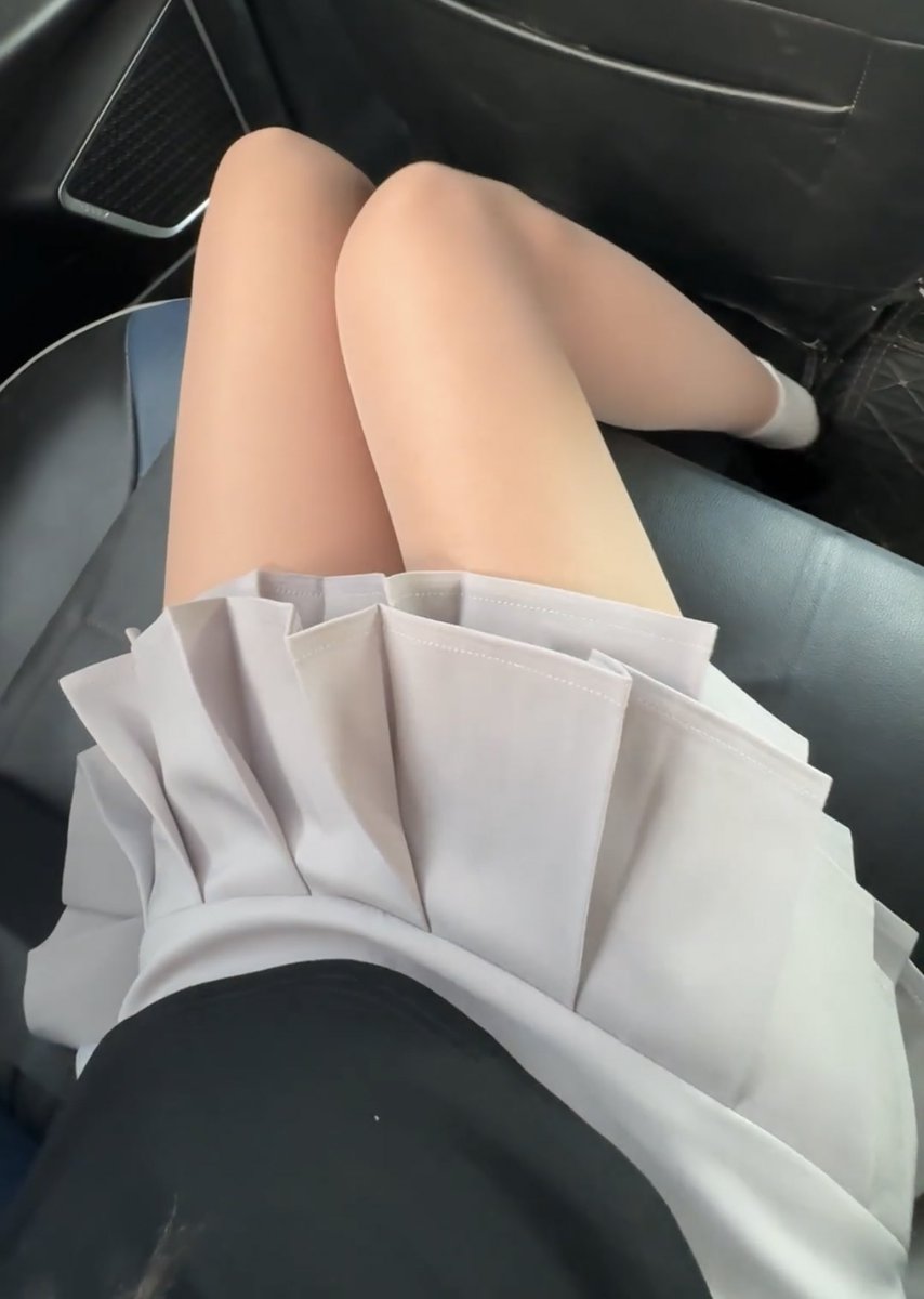 就是不穿内裤出门，不信的话可以给你们看看。 https://t.co/NuINnt7iOy