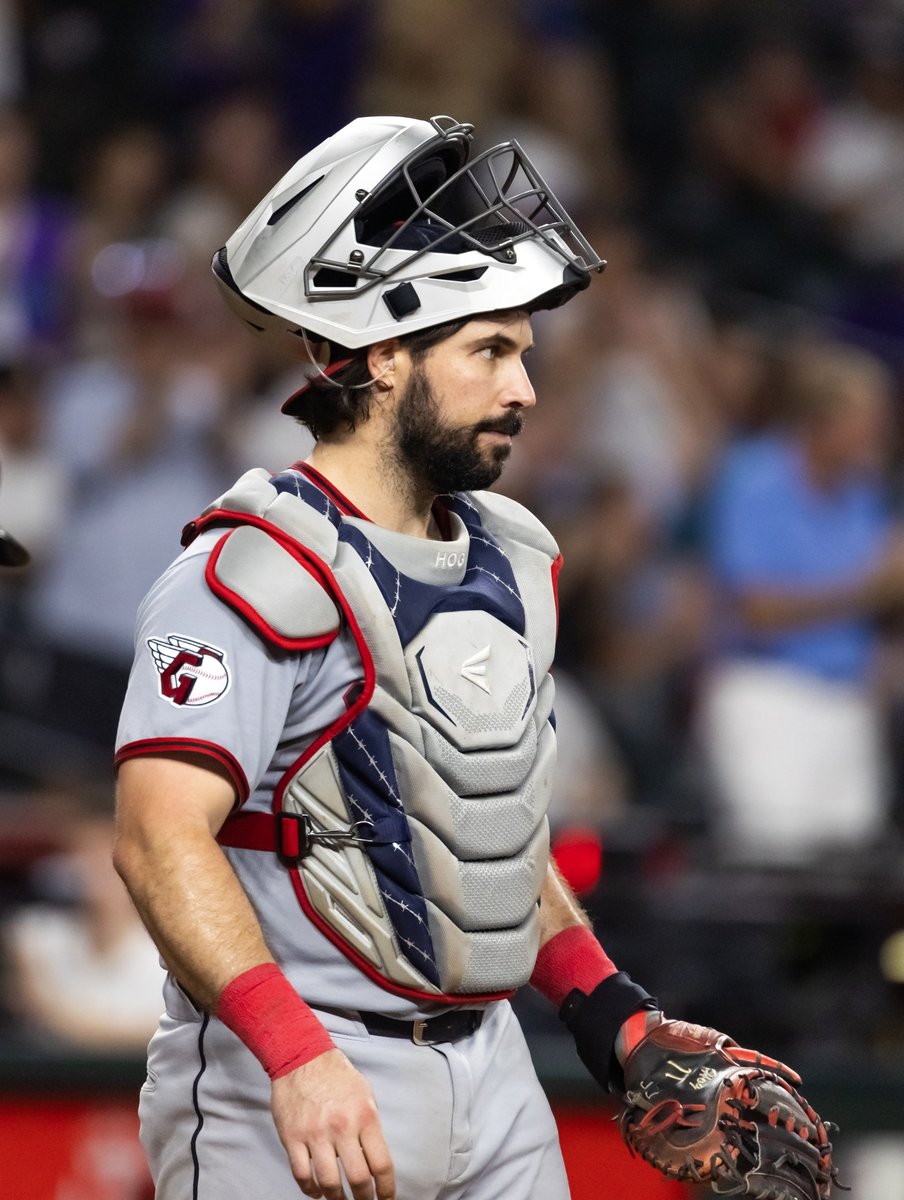 mlbtraderumors's tweet photo. Back to Cleveland on a $4M deal for the third straight offseason
https://t.co/ht64TL9vZN https://t.co/0xBxv1akeD