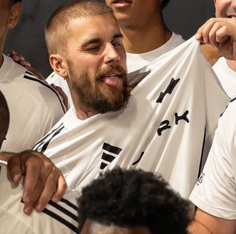 beaniscutie's tweet image. JUSTIN 🫦