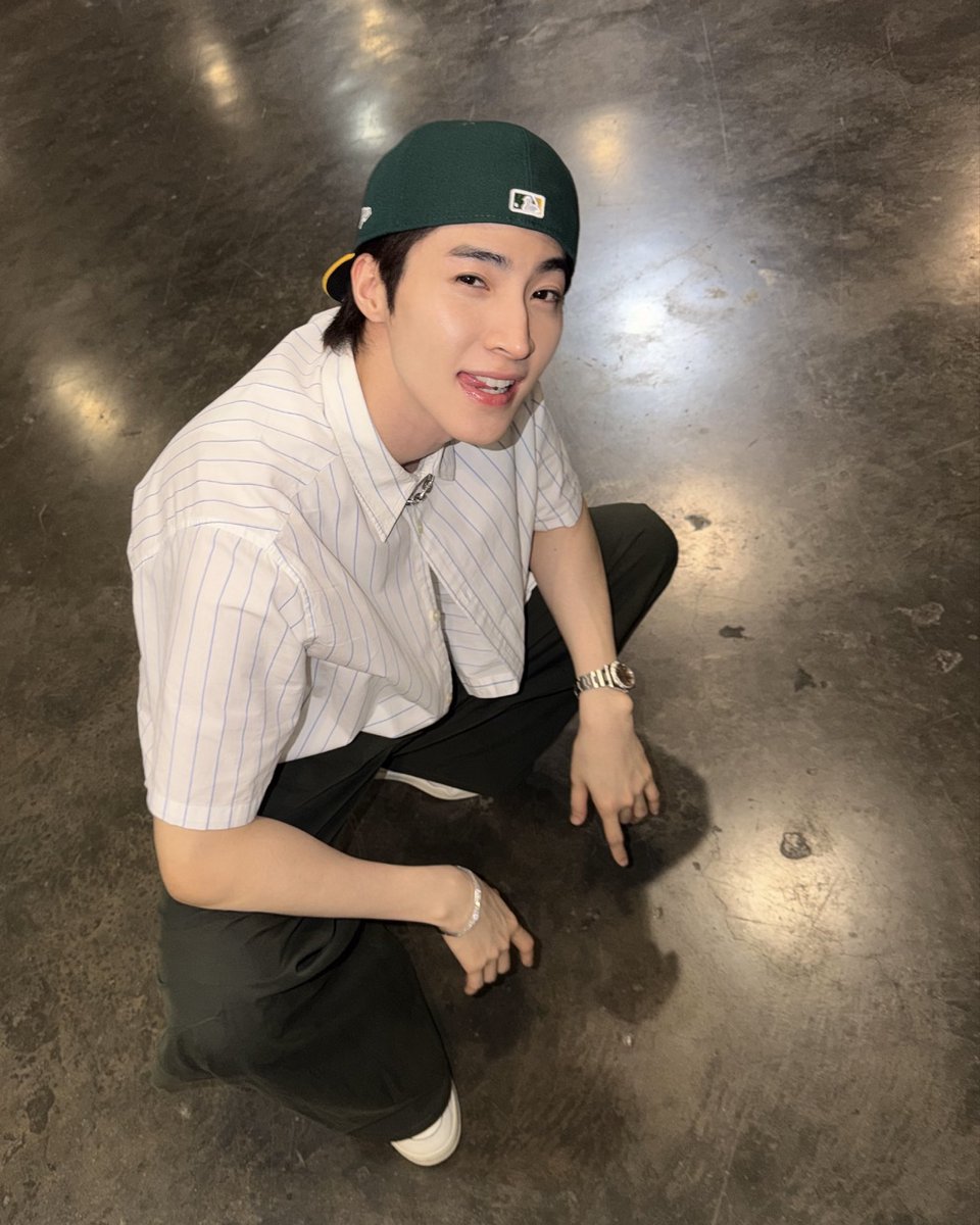 Bluepongtiwat tweet media