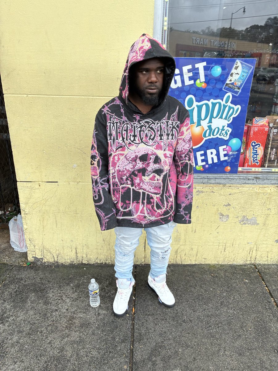 blackriprat's tweet image. 