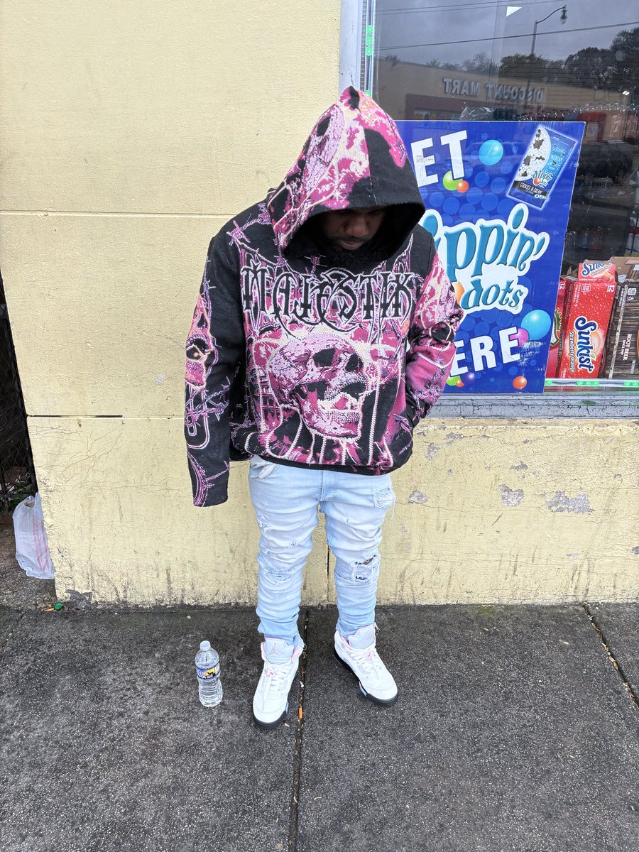 blackriprat's tweet image. 