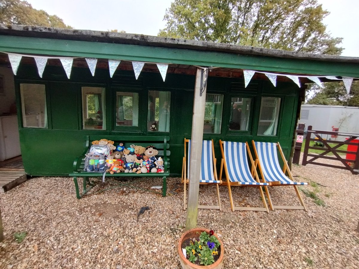 TourGuideTed's tweet photo. More from the Isle of Wight Steam Railway. #Flatties were here somewhere too https://t.co/CkLNNT3cCo