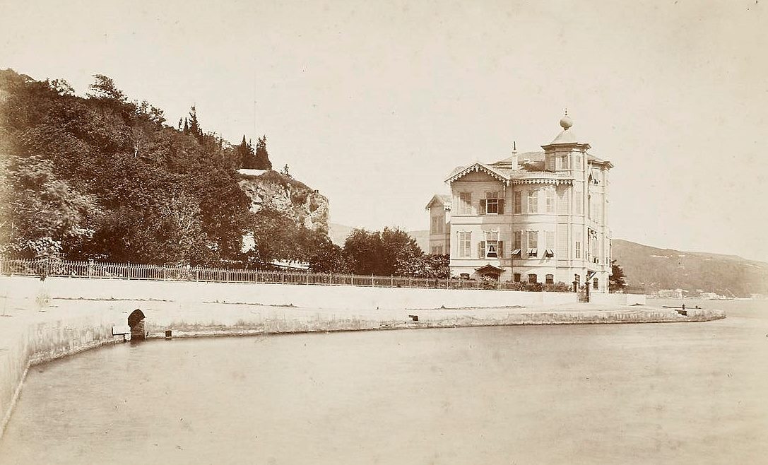 Tarabya İngiliz Elçiliği Yazlık Sarayı
📅1860'lı yıllar