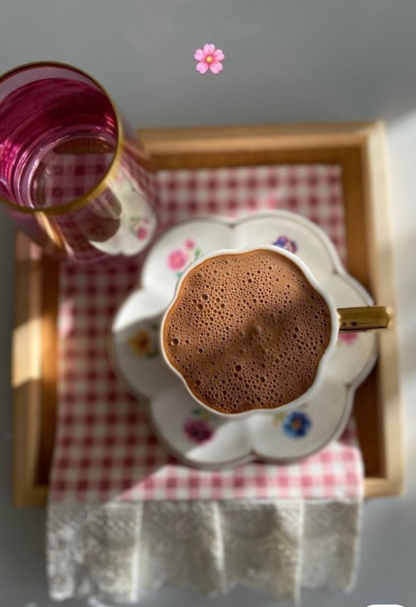 Bu gün dünün yükünü taşımadan yürü hafifle,gülümse,derin bir nefes al.
🍂🍂🍂GÜNAYDIN 🍂🍂🍂