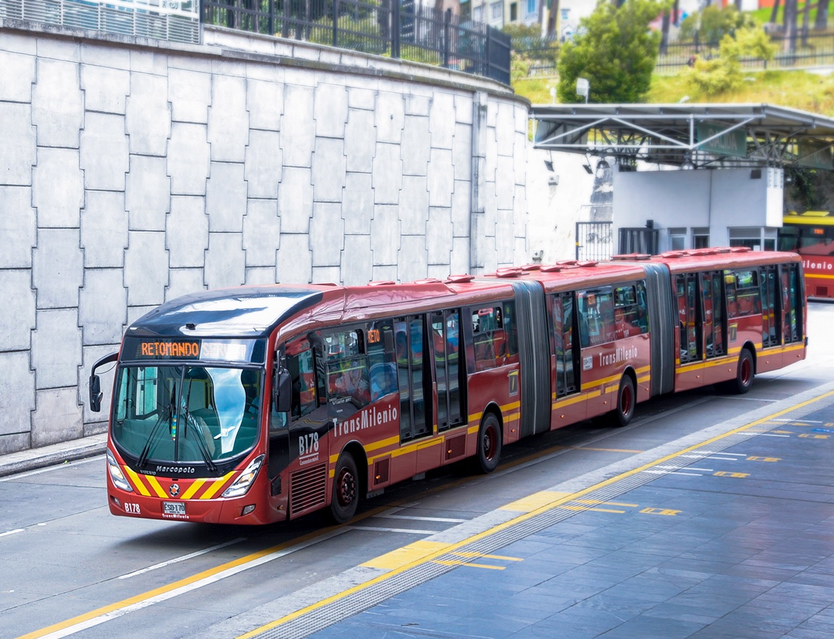 Propuesta de campaña- TransBa:
Carriles exclusivos de colectivos con alta capacidad en Panamericana, Acceso Oeste, Ricchieri, Buenos Aires–La Plata, 25 de Mayo (mejorado), Perito Moreno. Para que ningún laburante o estudiante llegue tarde porque hay muchos autos y tráfico