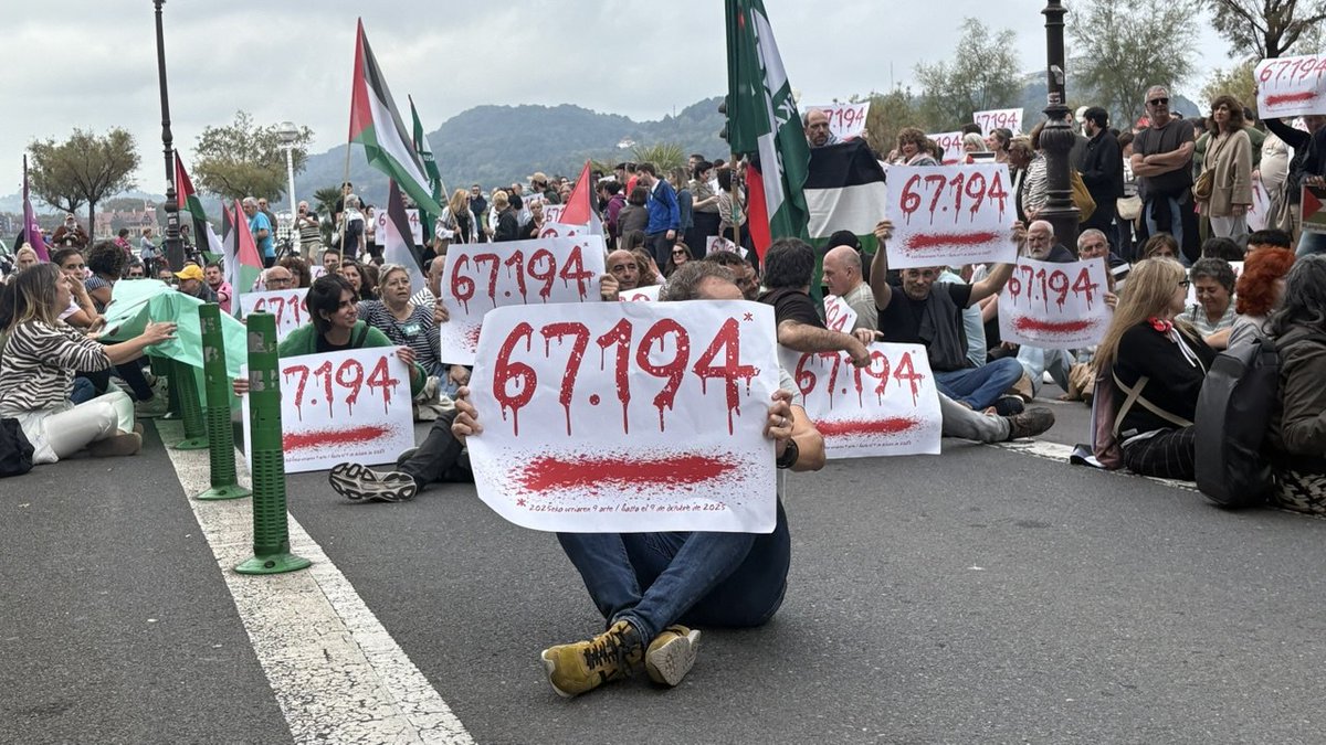 <a href="/ELADonostia/">ELA Donostia</a> <a href="/ELAGasteiz_/">ELA Gasteiz</a> <a href="/ELANafarroa/">ELA Nafarroa</a> <a href="/LakuntzaMitxel/">Mitxel Lakuntza</a> <a href="/ELAIbaizNerbioi/">ELA Ibaizabal-Nerbioi</a> <a href="/ELAEzkerKadagua/">ELA Ezkerraldea-Kadagua</a> <a href="/ELAUrolaKosta/">ELA Urola Kosta</a> <a href="/ELAGernikDurang/">ELA Gernika-Durango</a> <a href="/ELAOriaGoierri/">ELA Oria-Goierri</a> <a href="/ELAHezkuntza/">ELA Hezkuntza</a> <a href="/ELAEskumaldea/">ELA Eskumaldea</a> <a href="/ELAOsakidetza/">ELA Osakidetza</a> <a href="/ELANazioartea/">ELA Nazioartea</a> <a href="/ELAFeminista/">ELA Feminista</a> <a href="/MRAFundazioa/">MRA Fundazioa (@MRAfundazioa@masdodon.eus)</a> 📍 #Donostia|en ere ozen entzun da aldarrikapena: #okupazioa|ren amaiera eta Israelgo #apartheid erregimenaren gaitzespena eta Palestinari herri aske gisa existitzea eragozten dion edozein politika exijitu behar dira!