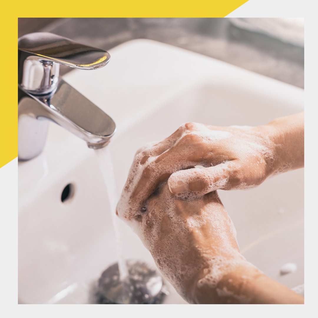 👐 Heute ist der Tag des Händewaschens!

Richtiges Händewaschen entfernt nicht nur Schmutz, sondern reduziert auch das Risiko, sich mit Krankheitserregern anzustecken. 🚫

✔️ Seife großzügig auftragen
✔️ 20–30 Sekunden reiben
✔️ Gründlich abspülen und abtrocknen