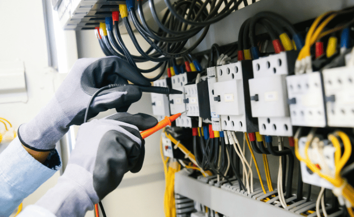 x_experts_'s tweet image. ⚡ La seguridad empieza con una instalación eléctrica impecable. Aprende a hacerlo como un profesional.

Muy pronto – x-experts.com

#xexperts #electricidad #cableado #formaciontecnica #seguridadelectronica