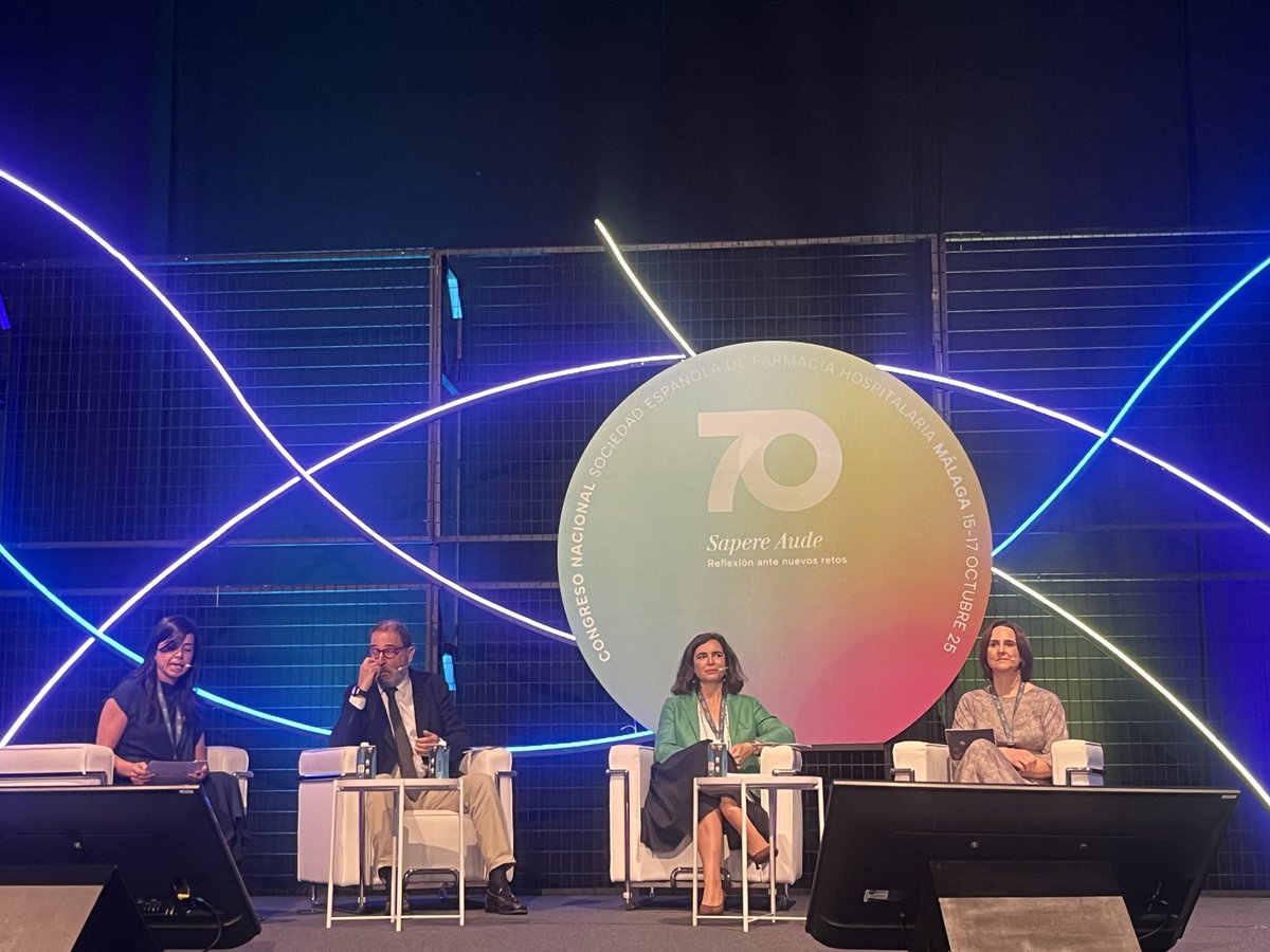 Arranca el acto inaugural y a continuación la conferencia inaugural de nuestro 70 congreso sefh en Málaga en el gran auditorio  #sefh25