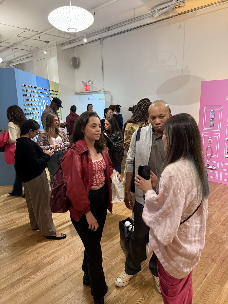 JenRisi's tweet image. About Last Night: @PopSockets Showcase in New York City. @SwayEffect #TSEclientwork