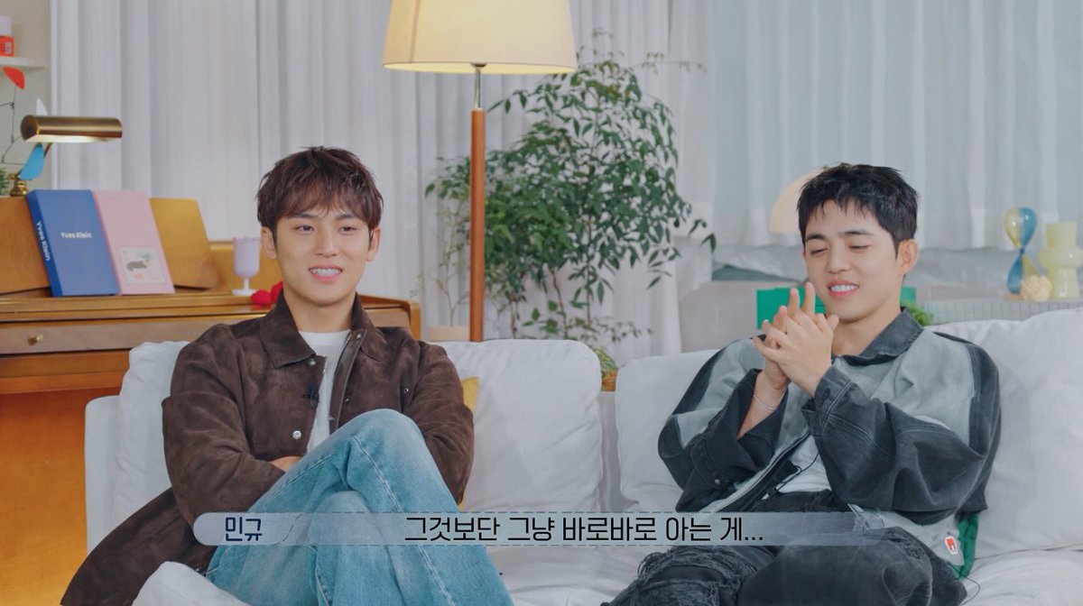 Q. 전남친 데이트 사실을 아는 게 좋을 거같아요 모르는 게 좋을 거같아요?
쿱스- 모르는 게 나아요
민규-아는 게 나아요
민규 "언젠간 알지 않을까요 그럼 그냥 바로바로 아는게.."
쿱스 "아침밥먹다가 알고 싶진 않아..."