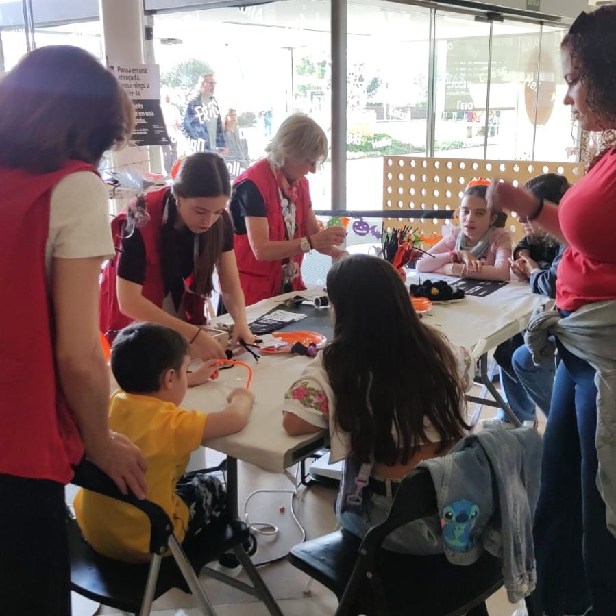 solidaritatSJD's tweet image. Avui som a l&apos;@SJDbarcelona_ca compartint converses que trenquen la #SoledatNoDesitjada 😍! 

TrencaLaSoledat.org