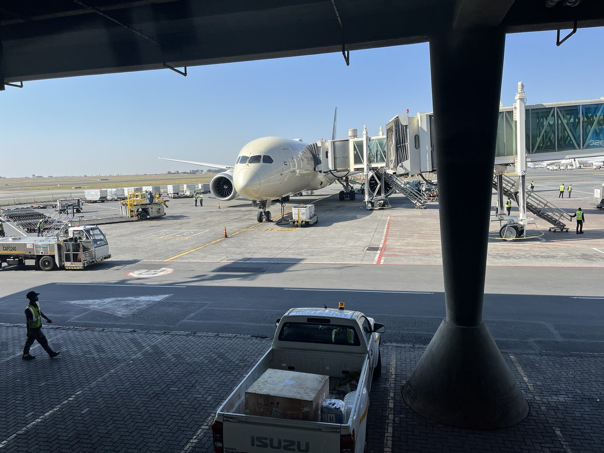 Flight number 1000! 🥳

Wanted for it to be a special one and EY747 AUH-JNB in <a href="/etihad/">Etihad Airways</a> business class was it!
