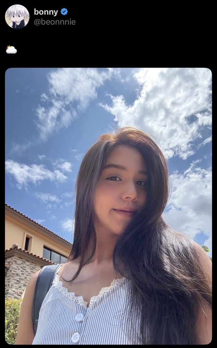 vacantvolcanic's tweet image. #emiamily is right – #ANY is cheeky like her mom, #beonnnie :)

🐰: (posts image) 🌥️
🦊: Are you back yet~
🐰: You type miss you like this.
🦋: This.
🦊: Nini’s child 100%, no need for a DNA test.