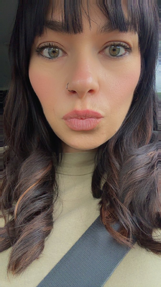 It’s hump day and today is a good day!
New hair and totally in love!!! 😍

#goodhairday