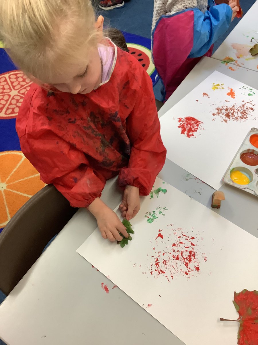 Last Friday, Year 1 took part in Art Day. We printed using leaves and experimented with different shapes to find the best print. Following on from learning about Andy Goldsworthy, we had a go at creating our own land art.