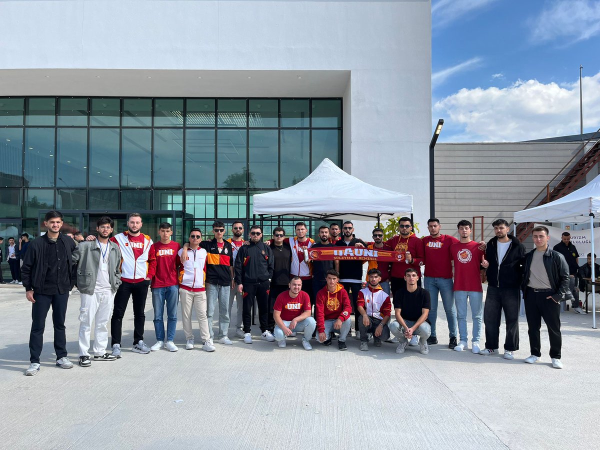 | SDUNI AFFETMEZ |

ultrAslan UNI MAKÜ temsilciliğimizin 2. Stant gününde ziyarette bulunduk. Kendilerine stant dönemi boyunca başarılar dileriz. #ultrAslanUNI