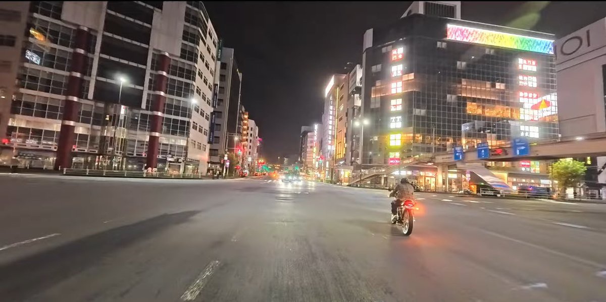 今週土曜日　YouTube
YAMAHASR400公開です！
みなさんお楽しみに🌉🏍️

youtube.com/@tokyoridemafi…