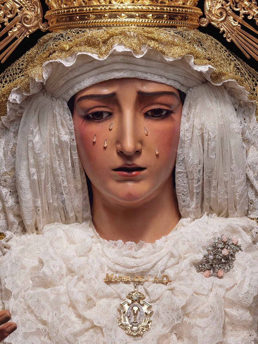 Que tu manto sea abrigo en la marcha y escudo en la prueba. Que mi paso firme sea reflejo de tu esperanza. #SiempreLaO 
📷 <a href="/hermandaddelao/">Hermandad de La O</a>