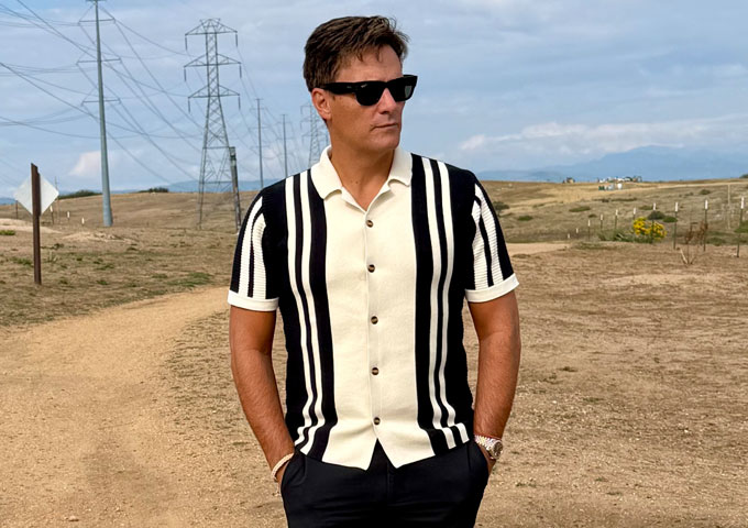 Jamsphere's tweet photo. ARGYRO ignites with “Glitterati”! 🔥 This luminous, soul-baring masterpiece cements his place as a true modern troubadour. Listen to this dazzling track now! #ARGYRO #Glitterati #NewMusic #ModernTroubadour #SoulBaring #Luminous - https://t.co/HGbSosuYis https://t.co/9ggWdulAEp