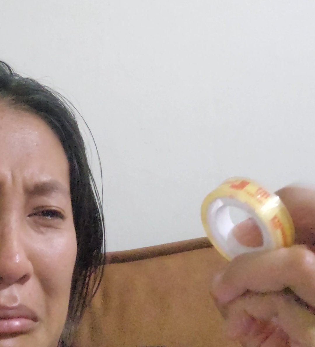 kprmst's tweet photo. *mamak lagi nangis*
Arza:"Ma bukain selotip"
*lanjut nangis lagi*
Bara:"ma boleh tolong ambilin tembakan dongg"
*lanjut nangis lagi*
Bara:"ma ayok ke atas bawain krayon dan buku bara ya"
*ga lanjut nangis*
Bara:"kok mama ga nangis lagi sih"
Mam:"MAUK! mau nangis aja be iklan" https://t.co/ey3kIJVJJX