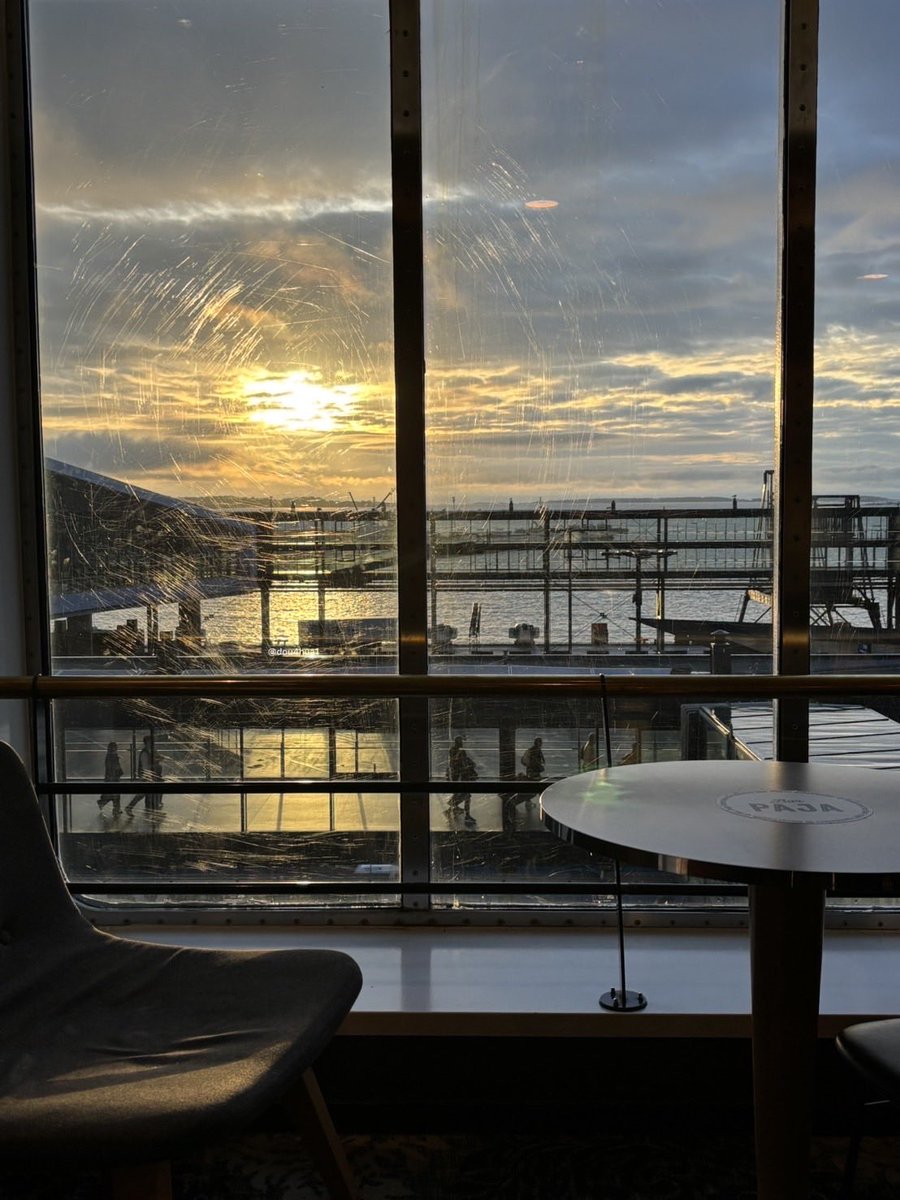 dou4hua1's tweet image. 複数国用eSIMレポ📱
欧州周遊用eSIMを使ってフィンランドとエストニアに行きました。ヘルシンキから船に乗ってエストニアに行きますが、eSIMの設定変更は不要で、港でも船でも、快適に通信を利用できました！カバー国は、@trifa_travel のウェブサイトなどで確認できます。
#PR #トリファ #eSIM