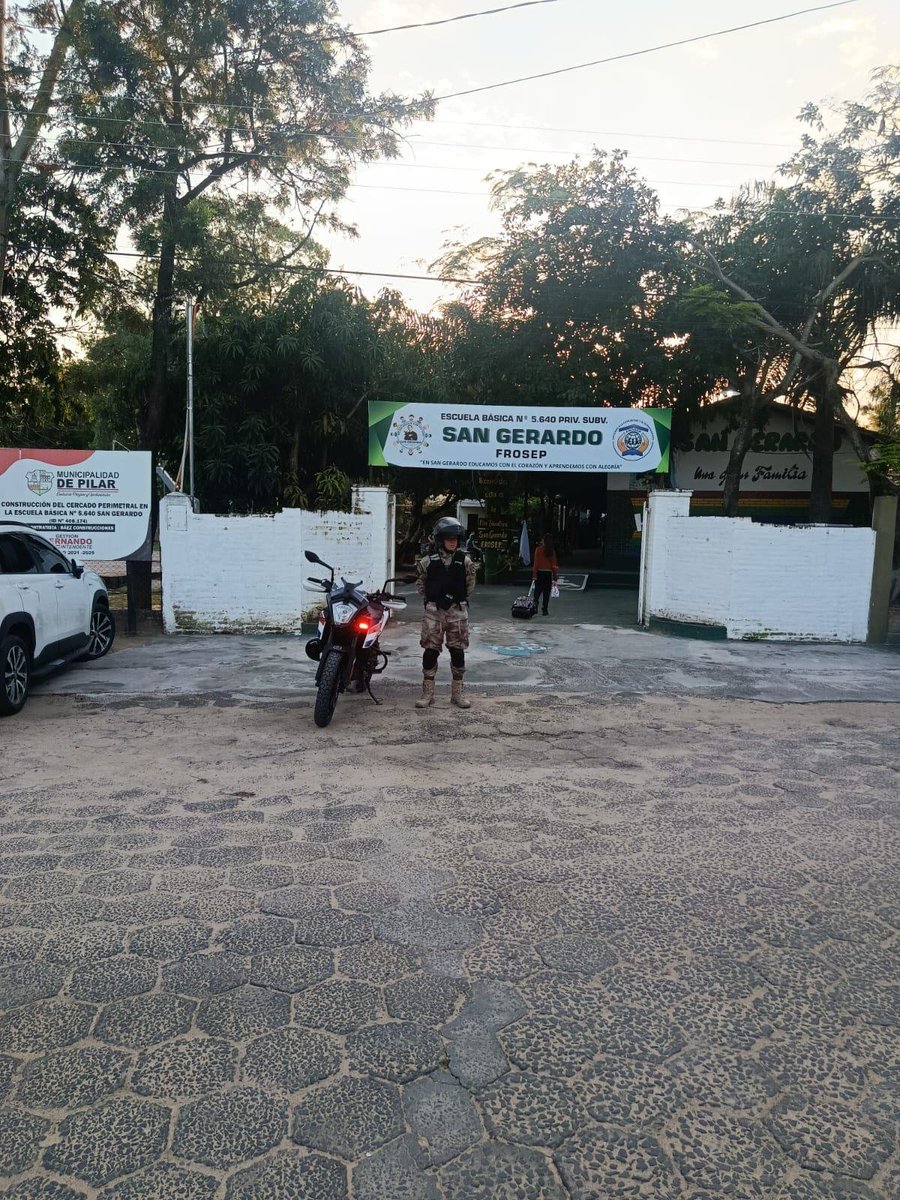 policia_py's tweet image. #𝗘𝘀𝗰𝘂𝗲𝗹𝗮𝗦𝗲𝗴𝘂𝗿𝗮 | Cobertura de seguridad y regulación de tránsito en el marco de protección en áreas de Centros Educativos durante entrada de alumnos en Ñeembucú.
@MDI_Paraguay