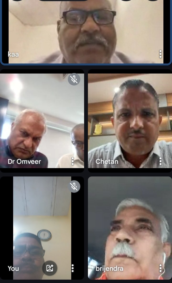 kunwar65's tweet image. एक ऑनलाइन वार्ता में श्री चेतन जोशी (MD,#BBSSL), श्री विपुल मित्तल (MD,#NCOL), डॉ ओमवीर (Advisor,BBSSL) एवं श्री जे पी सिंह (Cheif Coop Service BBSSL) के साथ #देशी_बीजों के #उत्पादन एवं #संवर्धन विषय पर श्री बृजेंद्र जी(लोक भारती)एवं संजय जी सहित सहभागिता की।
@MinOfCooperatn