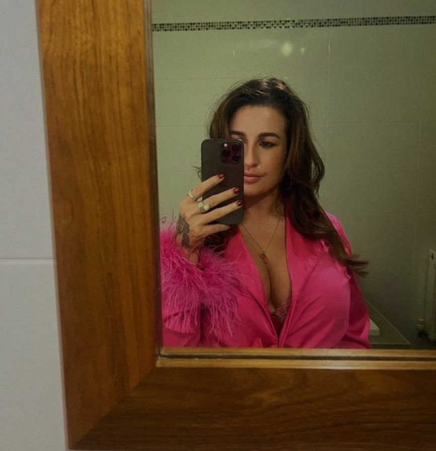 BelfastX91's tweet photo. More Clara 😈 https://t.co/Se3zZxp6GH