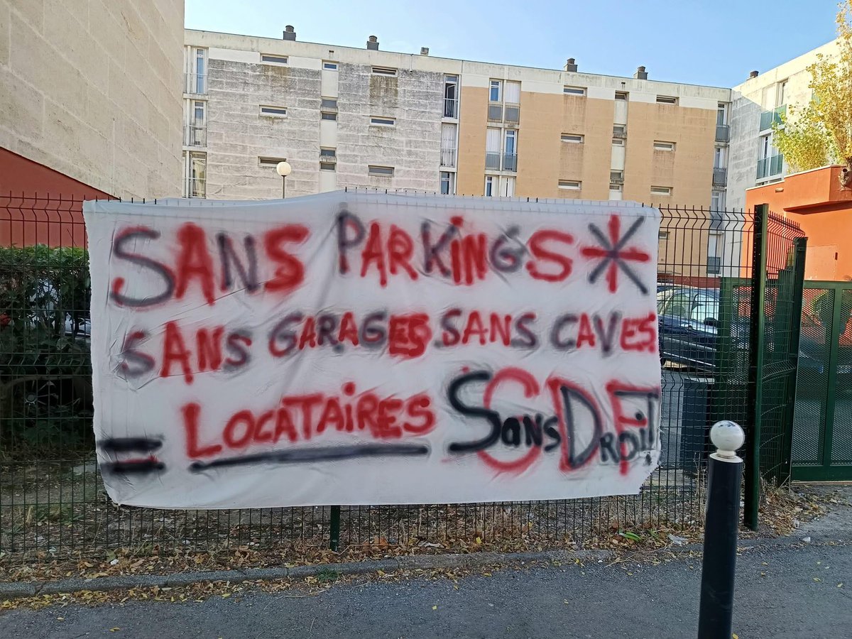 ThierryTsagmtp's tweet photo. 💥 Bravo aux résidents et lanceurs d’alerte d’Uranus !
Le maire PS-NFP voulait supprimer les parkings, condamnant socialement des familles entières.
Même logique que la ZFE : l’apartheid social en marche à #Montpellier #Soutien #Paillade https://t.co/Rr5Gn45Yv6