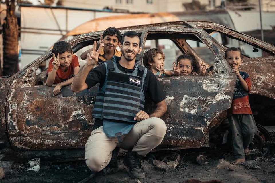 WASIAT TERAKHIR SALEH AL JAFFRAWI

DENGAN NAMA ALLAH YANG MAHA PEMURAH LAGI MAHA PENYAYANG. ALHAMDULILLAH. PENGUASA LANGIT DAN BUMI

Saya Saleh.

Saya tinggalkan wasiat ini bukan sebagai ucapan perpisahan. Tetapi sebagai meneruskan laluan perjuangan yang saya pilih dengan