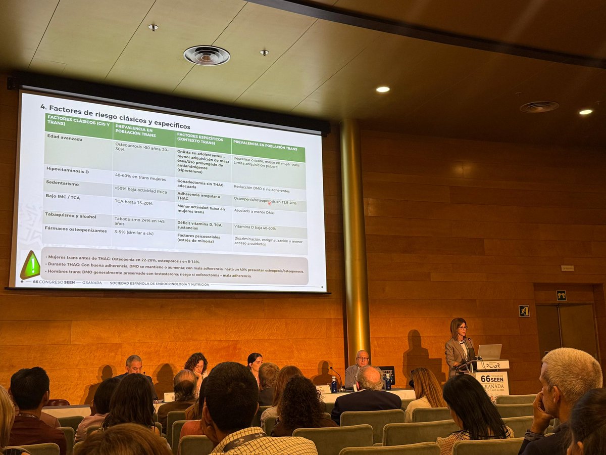 En la sesión de salud ósea en #PersonasTrans de la doctora Mónica Tomé. En <a href="/GrupoGIDSEEN/">GRUPO GIDSEEN</a> entendemos que la atención a personas trans es mucho más que prescribir estrógenos y testosterona. #SEEN2025 #EmbajadorSEEN