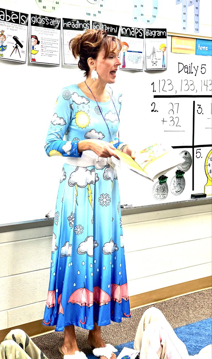 piratenation219's tweet image. Miss Frizzle &amp;amp; her Magic School Bus visited 2nd feeders at Salk with a lesson on the weather. Check out the Frizz’s weather ensemble, complete with cloudy shoes &amp;amp; earrings! #STEM #funlearning #pirateproud💜🏴‍☠️