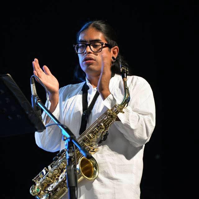 ¡Feliz Cumpleaños a <a href="/EdgarRevillaa/">Edgar Revilla</a>! Pasa un día increíble y gracias porqué a través de Tu musica fortaleces la escena del jazz. ¡Enhorabuena, esto está que arde!