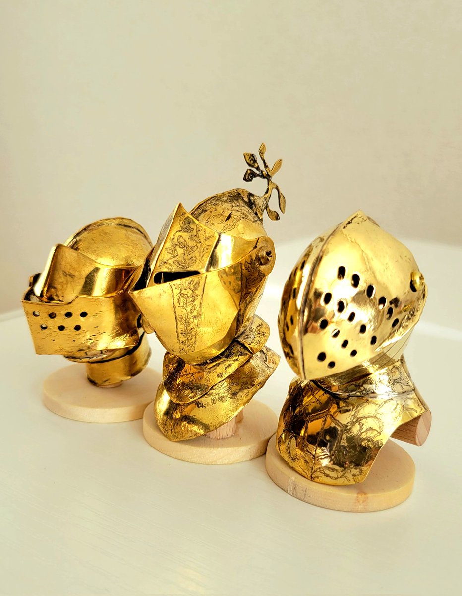 Occidentale842's tweet image. オリジナル真鍮ミニチュア西洋甲冑の兜

ハンドメイドで作っています。

#真鍮の輝き
#ottone
#brass
#ミニチュアサイズ
#ハンドメイド作品 
#西洋甲冑