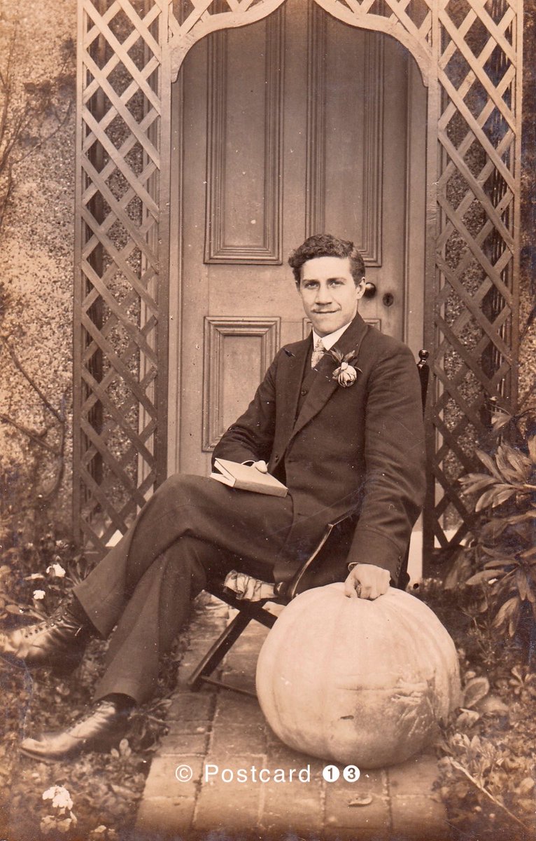 postcard13's tweet image. #pumpkintime
Edwardian proud pumpkin grower with his prized pumpkin grown for the flower show, unidentified RP postcard

#gardening
#gardener
#pumpkin
#socialhistory
#postcard
#oldpostcard