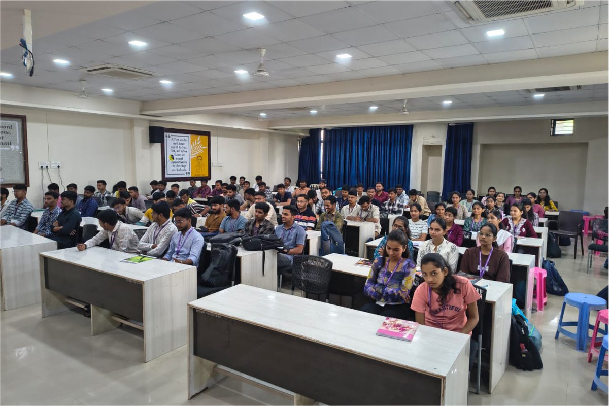 ritindia1983's tweet image. 💻 Expert Session on “Database Security & Crash Recovery”
Organized by Dept. of CSE, RIT under IIC on 6th Oct 2025 for TY CSE (MDM-III) students.
🎙️ Mr. Krunal Pawar, Asst. Prof., MIT Pune, shared insights on DB security, crash recovery & fault-tolerant design.
#RIT #CSE