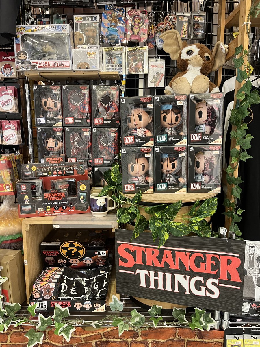 ストレンジャーシングスのグッズ、 たーーーっくさん入荷したよ