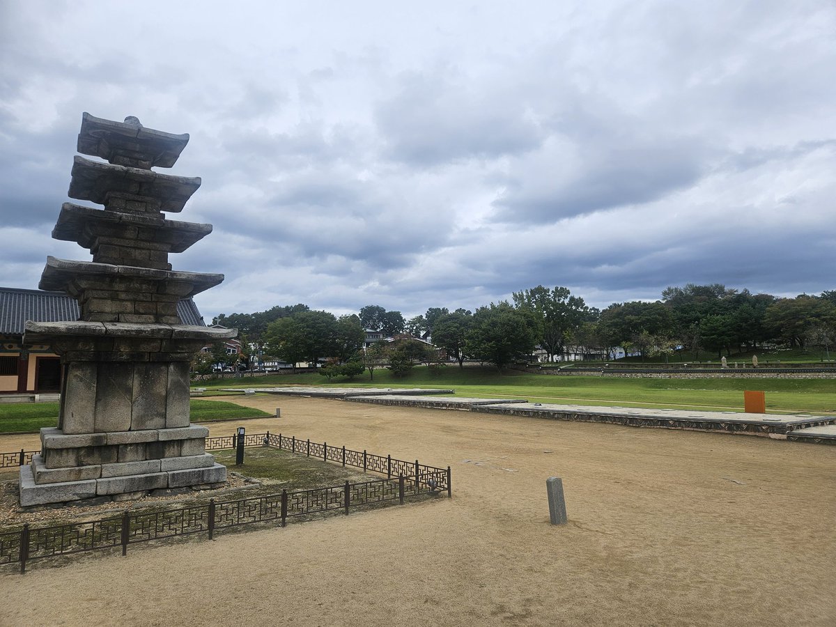 정림사지도 분위기 좋네