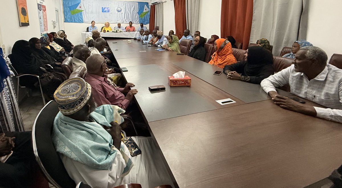 ConseilCrt's tweet photo. 🤝💧Le Président Omar Houssein et la représentante de l’@UNICEFDjibouti Beate Dastel ont signé un accord PTBA pour renforcer l’accès à l’eau dans les zones rurales de #Tadjourah.
Un grand pas vers un avenir plus sain et équitable pour nos enfants ! #WASH #UNICEF https://t.co/D3oLYQT5sX