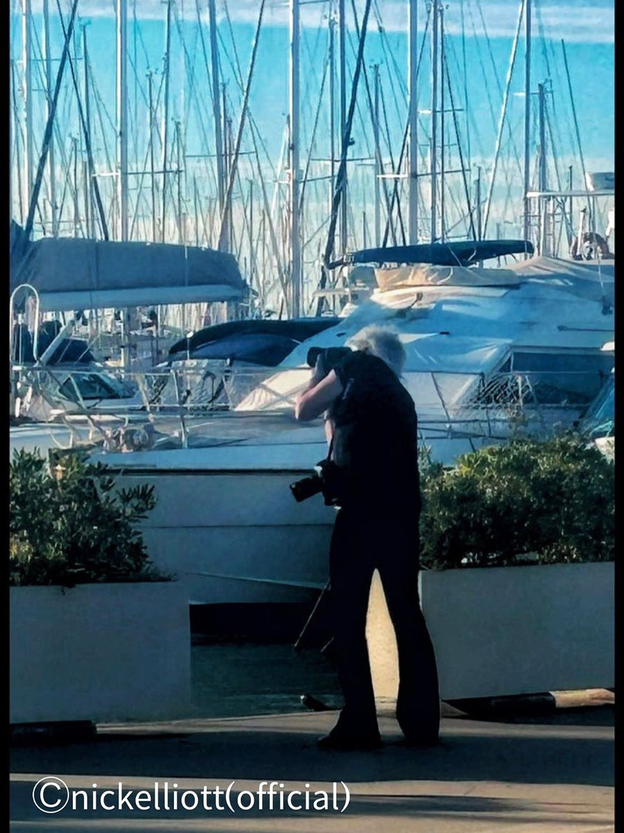 nickelliottinfo's tweet photo. A break between the shows and once a photographer, always a photographer
@nickelliottrock
@nickelliottinfo
@beaverbrookes23
#wednesday #italy #italiantour #inbetweenshows #italianshow #wednesday #nickelliottrock #nickelliottinfo #nickelliottrockartphotographer https://t.co/B3d1iKEqmp
