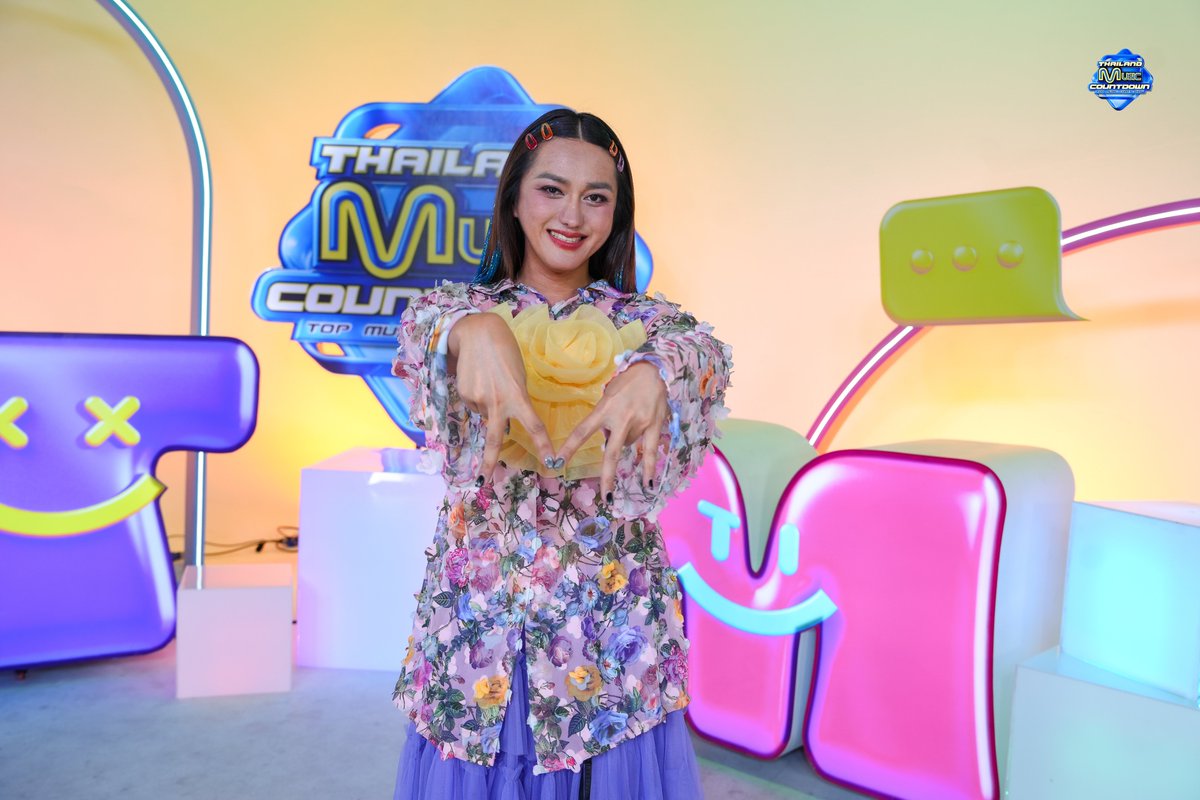 TMCcountdown's tweet photo. [𝑶𝑶𝑻𝑫✨] LAILA - เทพท้อ | Thailand Music Countdown  

#LAILA #TAKHLIGANG #TMC_EP22 #TMC2025 #ThailandMusicCountdown #TrueCJCreations #Ch3Thailand https://t.co/dsSCM6iP2C
