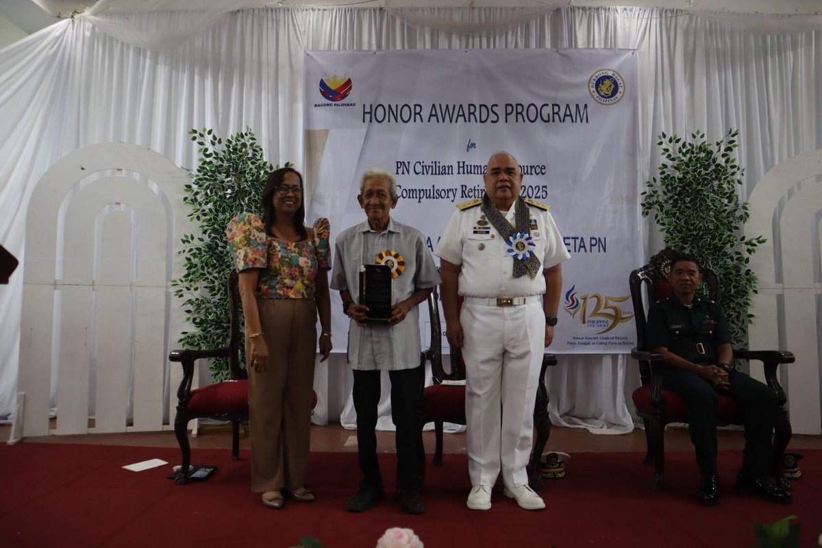 Philippine_Navy's tweet image. HONORING CIVILIAN HUMAN RESOURCES | PH #Navy conducts Fellowship 2025, honors Civ HR Compulsory Retirees as part of 125th PCSA Celebration
👉🏽web.facebook.com/share/p/1GEED5…
#ProtectingtheSeasSecuringOurFuture
#ModernandMultiCapablePHNavy
#OneAFPOnePhilippines…