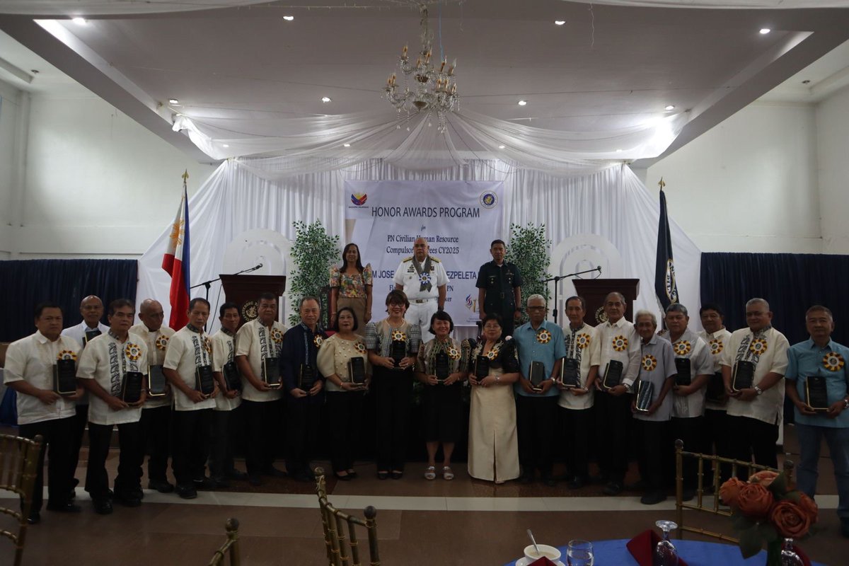 Philippine_Navy's tweet image. HONORING CIVILIAN HUMAN RESOURCES | PH #Navy conducts Fellowship 2025, honors Civ HR Compulsory Retirees as part of 125th PCSA Celebration
👉🏽web.facebook.com/share/p/1GEED5…
#ProtectingtheSeasSecuringOurFuture
#ModernandMultiCapablePHNavy
#OneAFPOnePhilippines…
