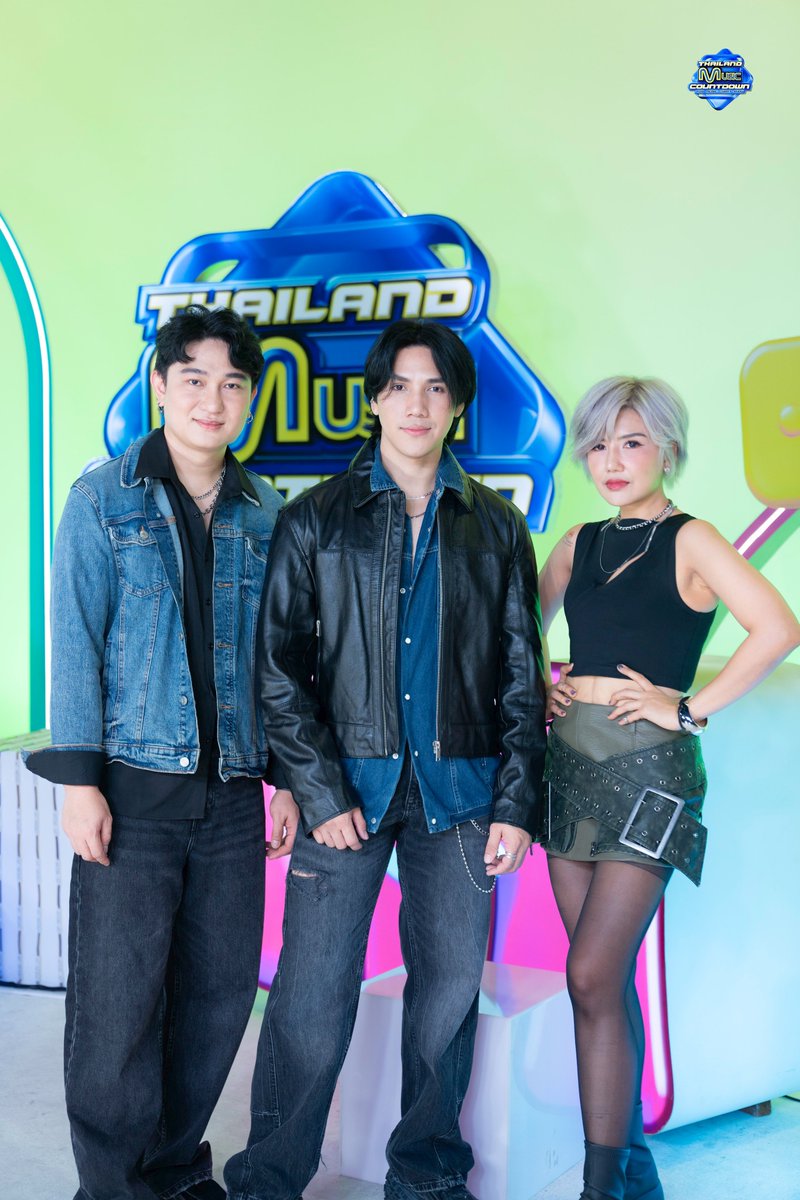 TMCcountdown's tweet photo. [𝑶𝑶𝑻𝑫✨] INDIGO - ใครเจ็บกว่ากัน | Thailand Music Countdown

#INDIGOBAND #ใครเจ็บกว่ากัน #TMC_EP22 #TMC2025 #ThailandMusicCountdown #TrueCJCreations #Ch3Thailand https://t.co/ROv4Z0BN2R