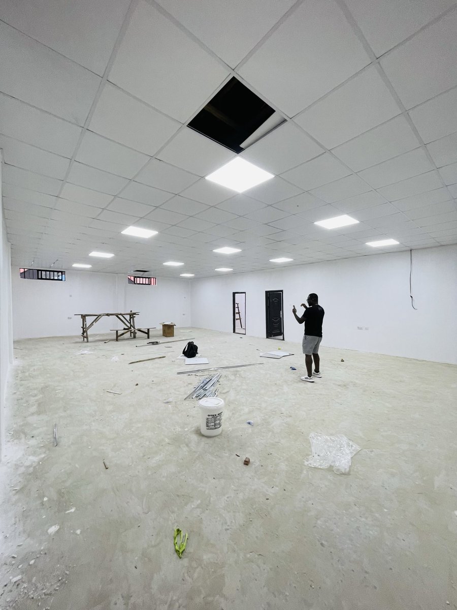 charliecodes's tweet image. Dear algorithm 
Please show these photos of the setting up of the web3 Warri Creative Hub to smart contract developers, builders, creatives and as many people as possible that needs to see what’s coming up in Warri, Delta State, Nigeria 🇳🇬