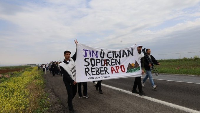 Agirenroje's tweet image. ✌️✌️✌️
t.me/milisenjinenag…

#kurds #kurdish #Rojava #Suveyda #iran #rojhilat #şengal #sincar #basur #sueleymaniye #pesmerge